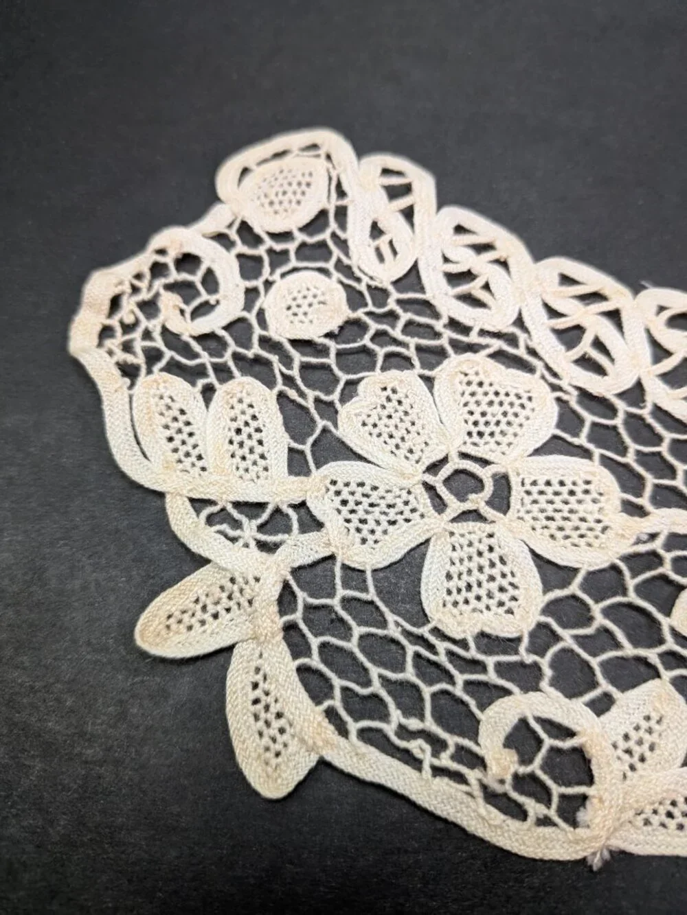 Vintage White Lace Statement Collar 1 Piece Pointed Leaf Motif for Elven Cosplay